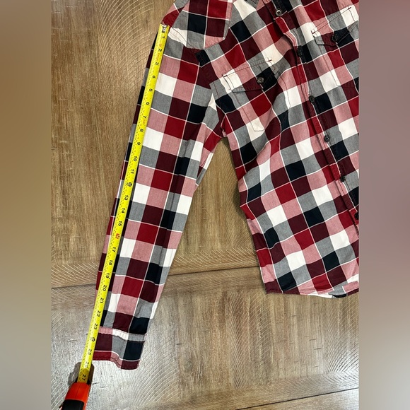 Express Men's Maroon/ White Plaid Button Up Fitted Shirt Size M Front Pockets - Picture 11 of 16